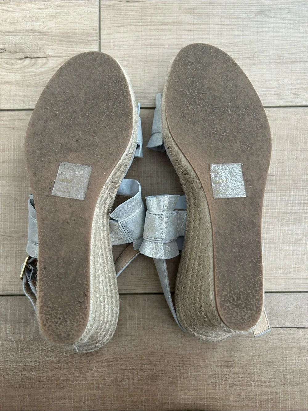 Jack Rogers Metallic Rosie Ruffle Wedge size 9